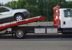 What to do while waiting for a tow truck